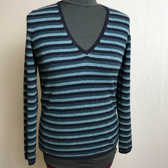 100% Cashmere Blue Striped V-Neck - Picture 1 of 6